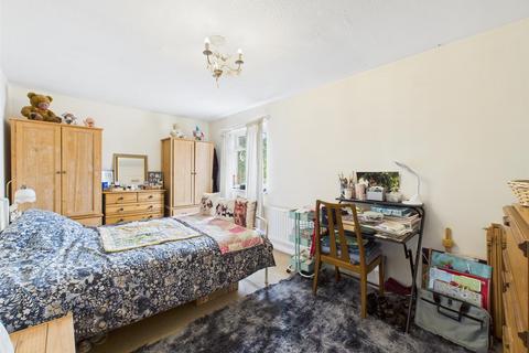 19 Alwin Close, Aylesbury, HP21 8RP