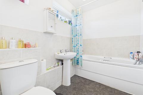 19 Alwin Close, Aylesbury, HP21 8RP
