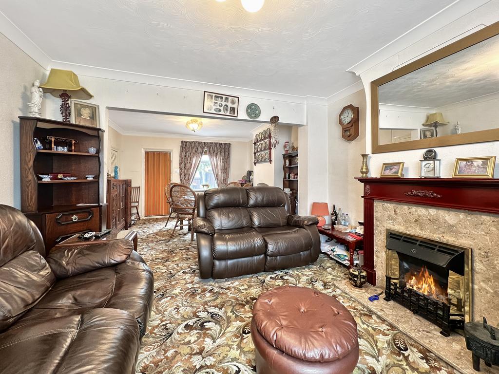 Living/Dining Room