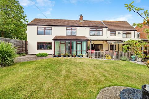 4 bedroom detached house for sale, Station Road, Hull HU12