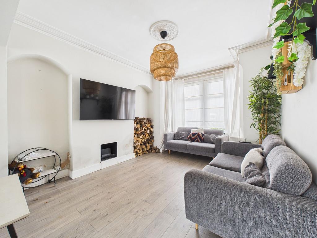 Lounge/Dining Room