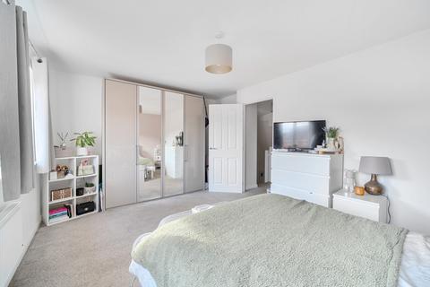 2 Easom Way, Branston, Lincoln, LN4 1FA
