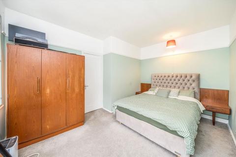 undefined, Streatham Hill, London SW2