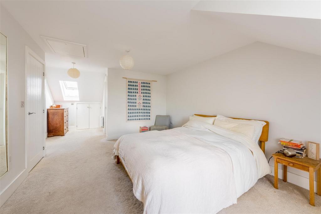 7 Chatfield Close-27.jpg