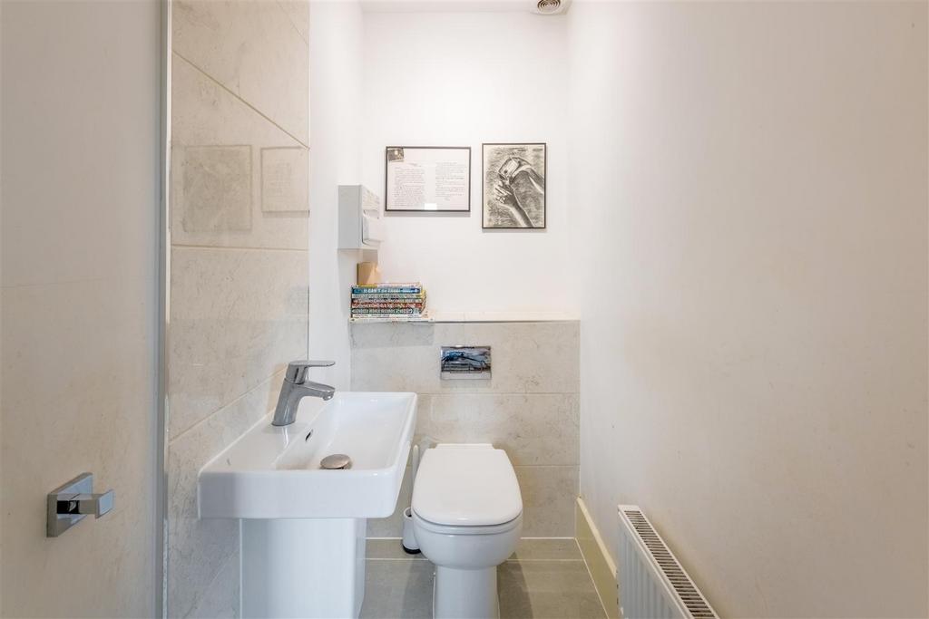 7 Chatfield Close-32.jpg