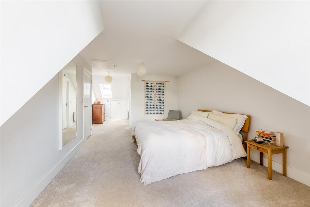 7 Chatfield Close-26.jpg
