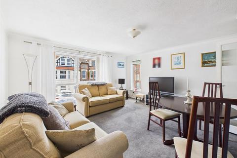 2 bedroom flat for sale, Alfred Road, Cromer