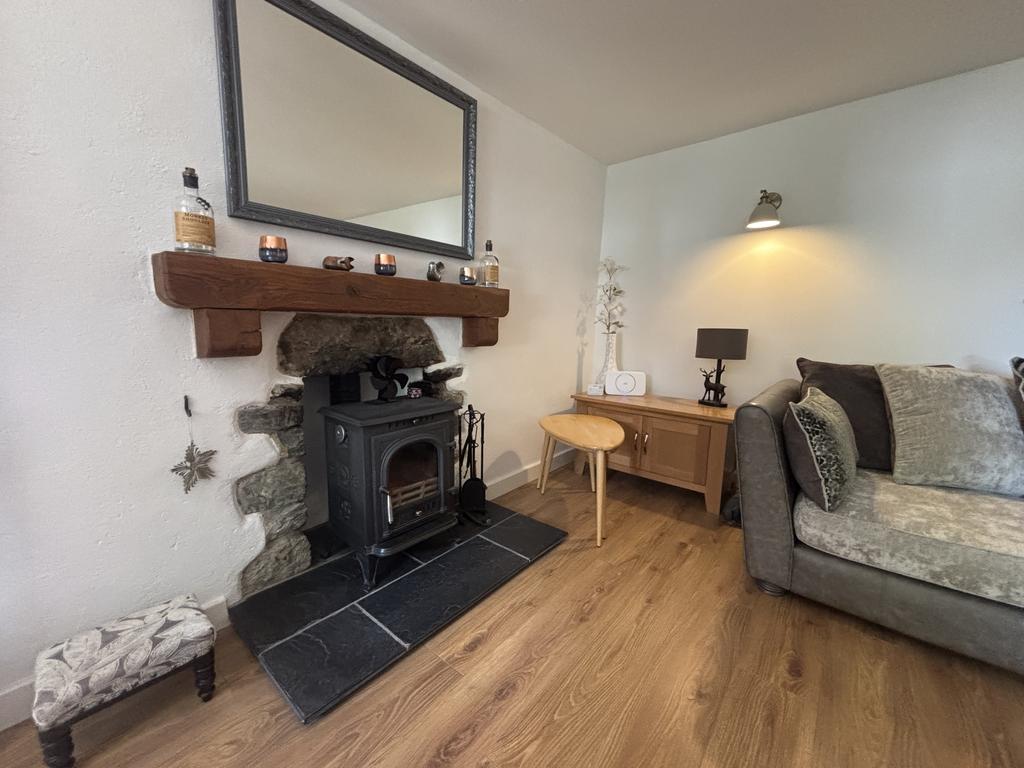Living room (second angle)