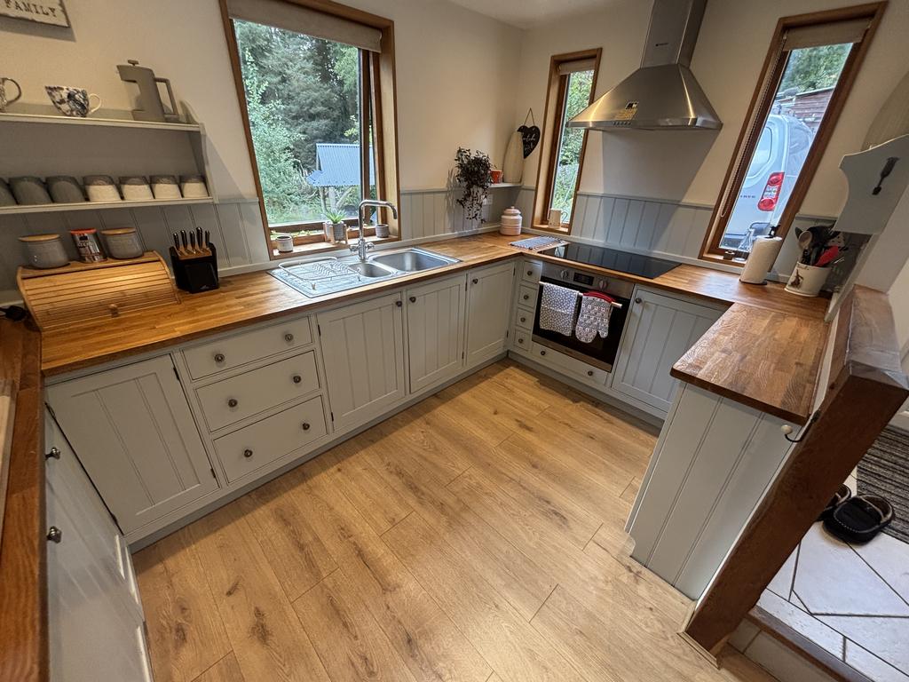 Kitchen/diner (third angle)