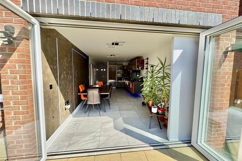 2 Brattice Way, Mapplewell, Barnsley, S75 6GX