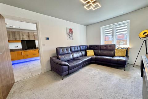 2 Brattice Way, Mapplewell, Barnsley, S75 6GX