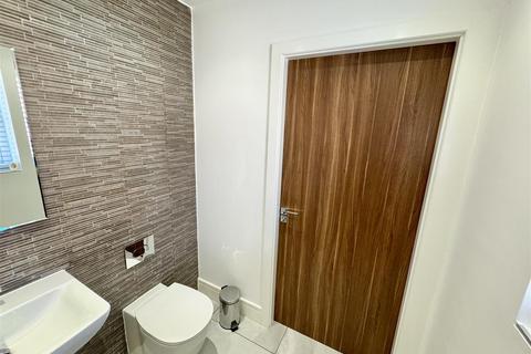 2 Brattice Way, Mapplewell, Barnsley, S75 6GX