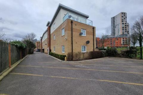 1 bedroom flat for sale, Chamberlain Close, Ilford IG1
