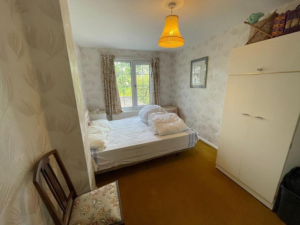 Bedroom 4.jpg