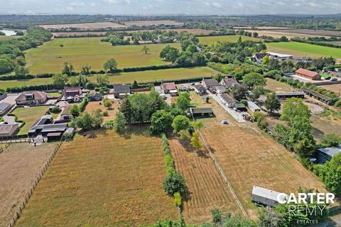 3 bedroom chalet for sale, Harrow Road, North Benfleet, SS12