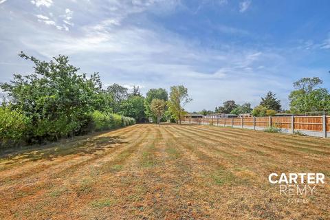 3 bedroom chalet for sale, Harrow Road, North Benfleet, SS12