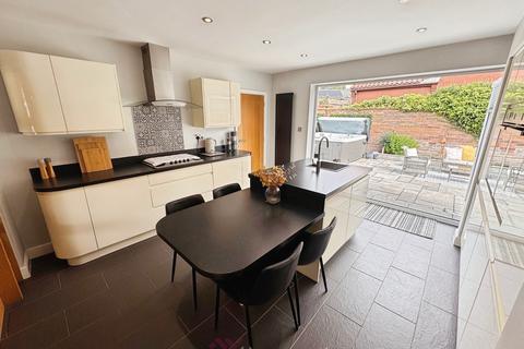undefined, South End, Doncaster DN8