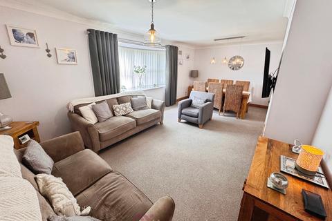 3 bedroom detached bungalow for sale, South End, Doncaster DN8