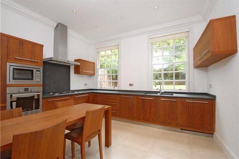 4 bedroom flat to rent, Bracknell Gardens, Hampstead NW3