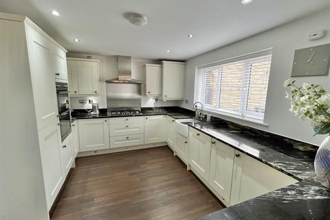 undefined, North Road, Glossop