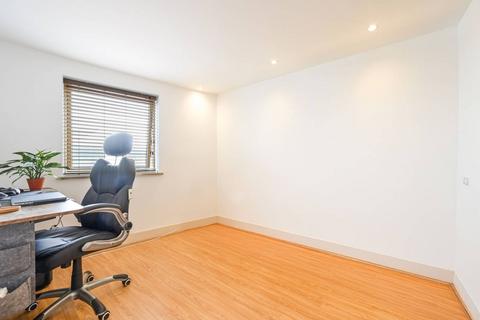 2 bedroom flat for sale, Orion Point, Canary Wharf, London, E14