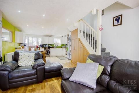 18 Martini Drive, Enfield, EN3 6GW