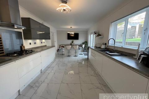 3 bedroom detached house for sale, Gwern Heulog, Tonyrefail, Rhondda Cynnon Taff, CF39