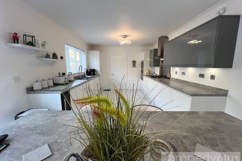 undefined, Gwern Heulog, Tonyrefail, Rhondda Cynnon Taff, CF39