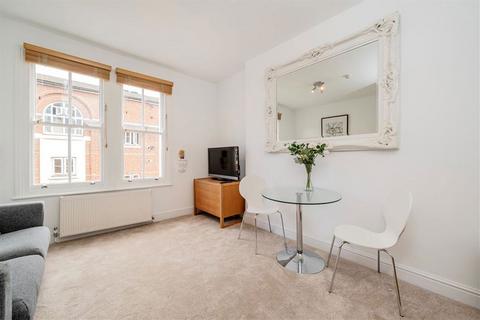 1 bedroom flat for sale, Daventry Street, London NW1