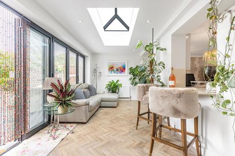 36 Arnold Crescent, Isleworth, TW7 7NT