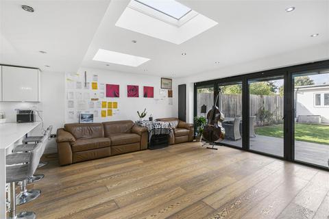 47 Aragon Road, Kingston Upon Thames, KT2 5QB