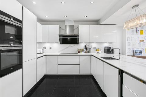 47 Aragon Road, Kingston Upon Thames, KT2 5QB