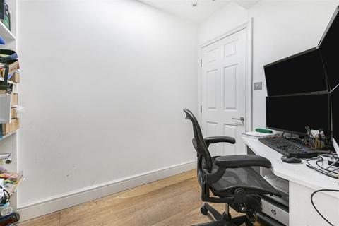 47 Aragon Road, Kingston Upon Thames, KT2 5QB