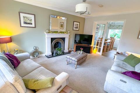 4 bedroom detached house for sale, Coppice View, Idle, Bradford
