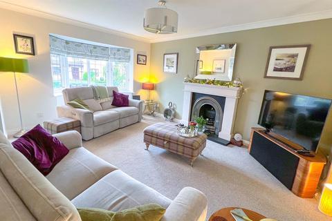 4 bedroom detached house for sale, Coppice View, Idle, Bradford