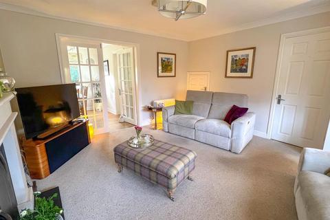 4 bedroom detached house for sale, Coppice View, Idle, Bradford