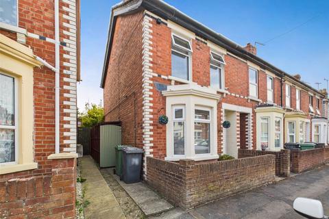 76 Lysons Avenue, Gloucester, GL1 5QF