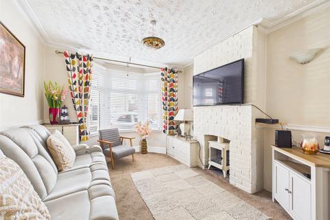 76 Lysons Avenue, Gloucester, GL1 5QF