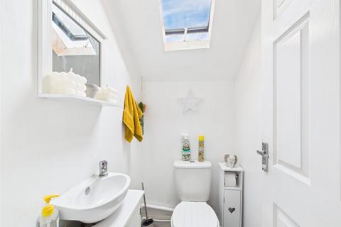 76 Lysons Avenue, Gloucester, GL1 5QF