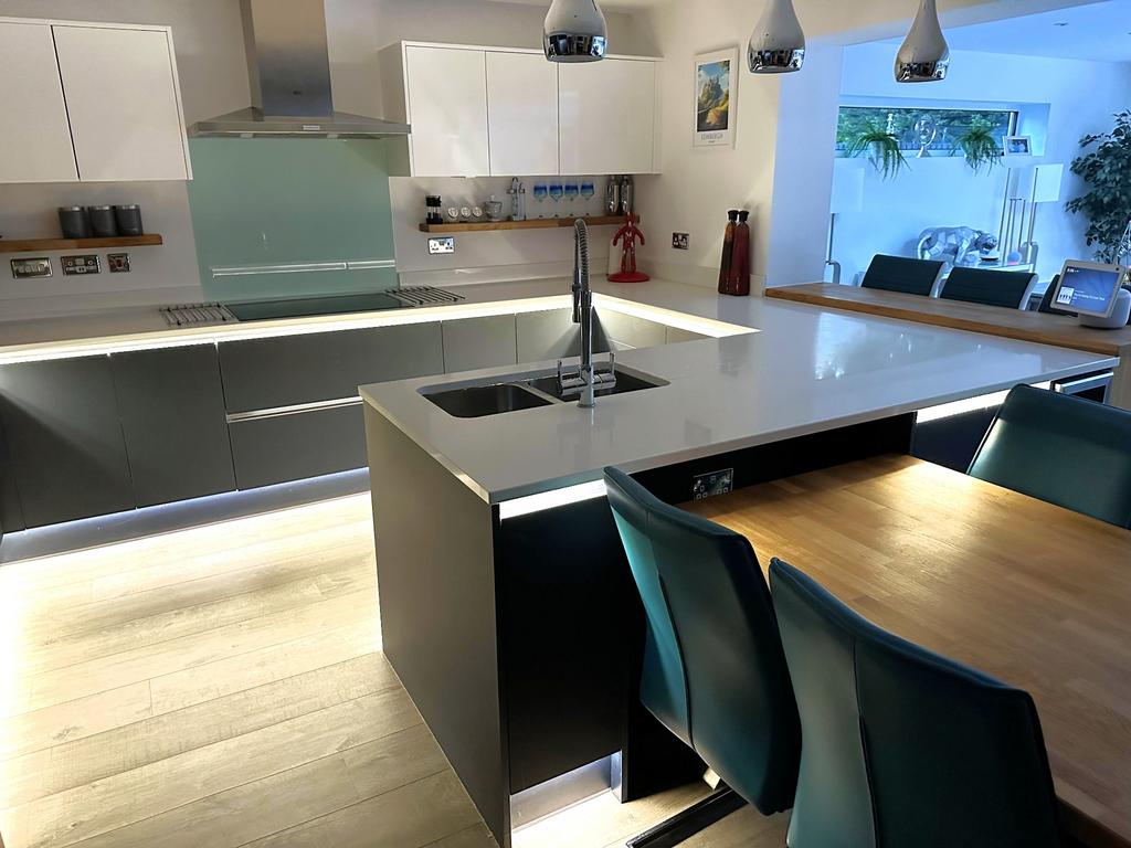 Kitchen / dining room