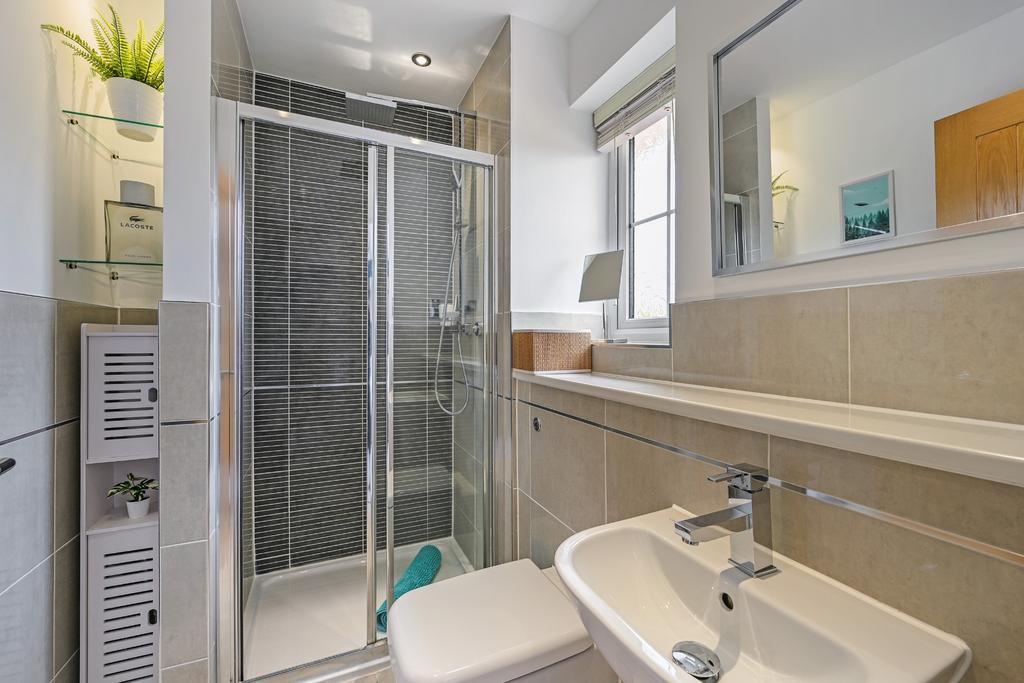 En suite to bedroom two