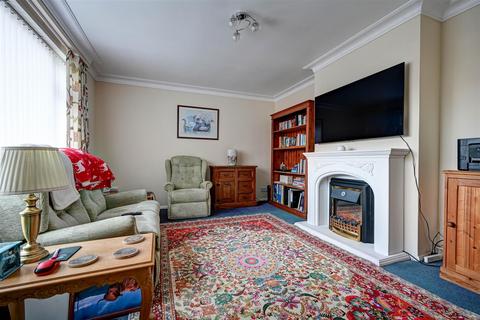 2 bedroom detached bungalow for sale, Elmhurst Close, Gorleston