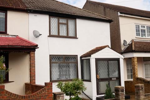 3 bedroom semi-detached house for sale, Grovesnor Road, Romford, RM7