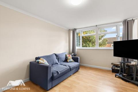 71 Longfield, Harlow, CM18 6JZ