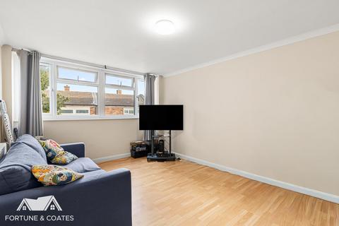 71 Longfield, Harlow, CM18 6JZ