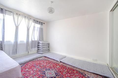 3 bedroom flat for sale, Dene Gardens, Stanmore HA7
