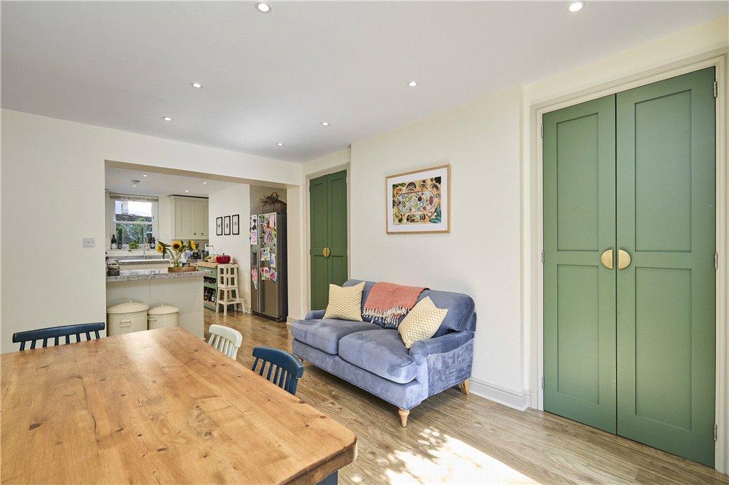Dining/Kitchen