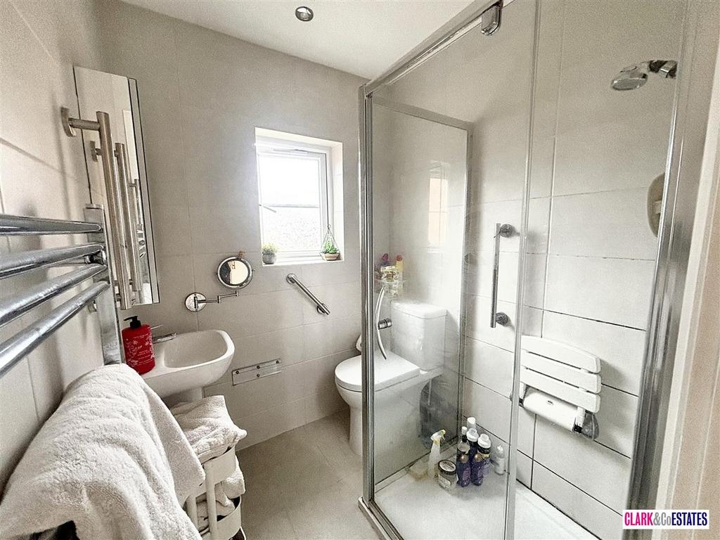 Ensuite