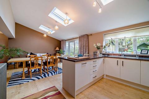 undefined, Elizabeth Gardens, Meysey Hampton, Cirencester, Gloucestershire, GL7