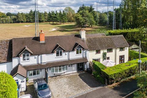 Three Hammers Farmhouse, Old Stafford Road, Cross Green Coven, Wolverhampton, WV10 7PP